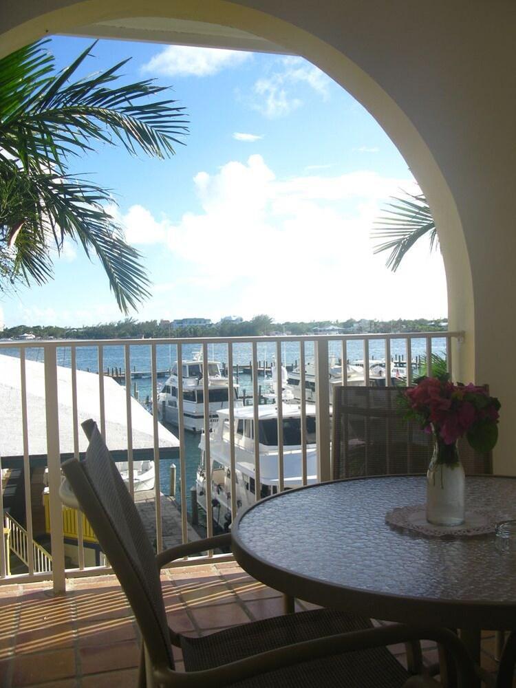 Paradise Harbour Club & Marina Нассау Екстер'єр фото